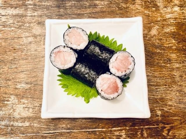 Yellowtail Hand Roll.